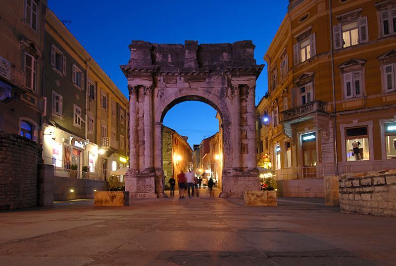 Old Town Uspon Pula Exterior foto